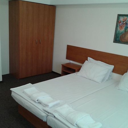 Hotel Stroitel Chisaria Zewnętrze zdjęcie