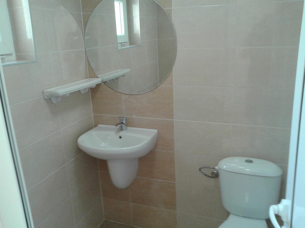 Hotel Stroitel Chisaria Zewnętrze zdjęcie