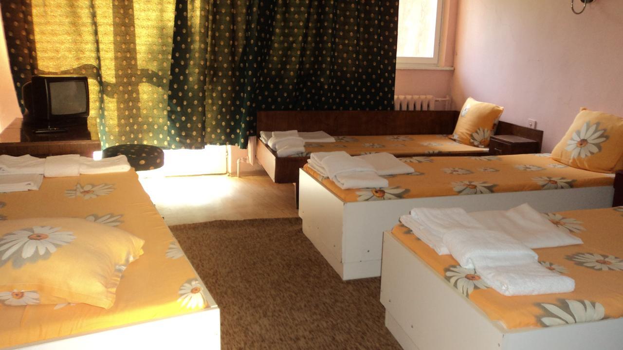 Hotel Stroitel Chisaria Zewnętrze zdjęcie
