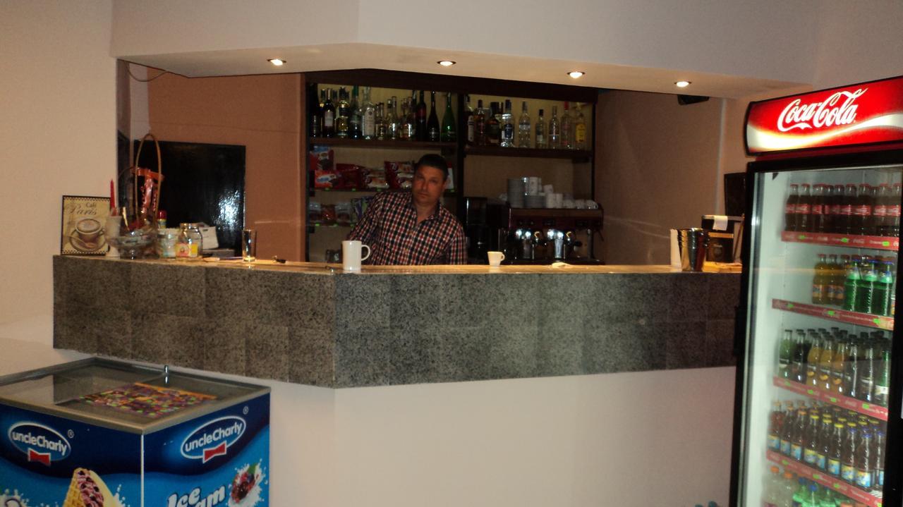 Hotel Stroitel Chisaria Zewnętrze zdjęcie