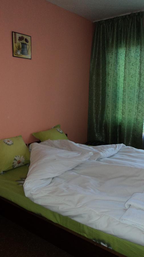 Hotel Stroitel Chisaria Zewnętrze zdjęcie