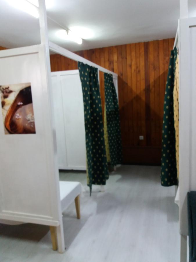 Hotel Stroitel Chisaria Zewnętrze zdjęcie