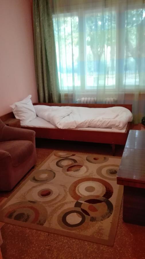 Hotel Stroitel Chisaria Zewnętrze zdjęcie